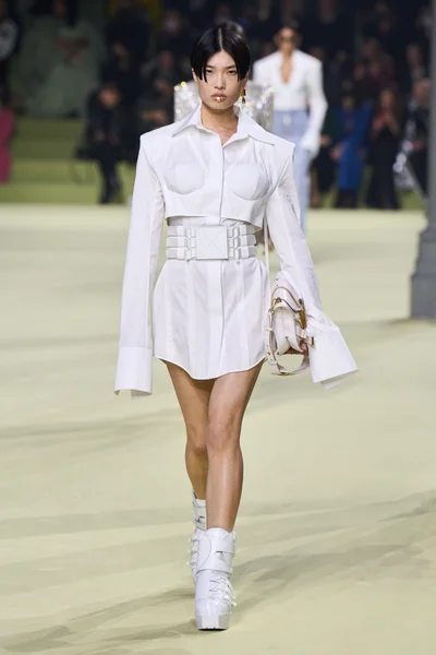 Look 14